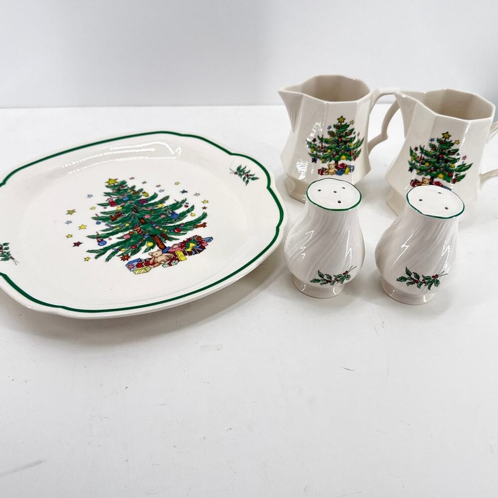 Nikko Happy Holidays Christmas Serving Platter Creamers Salt Pepper Japan 5 Pc